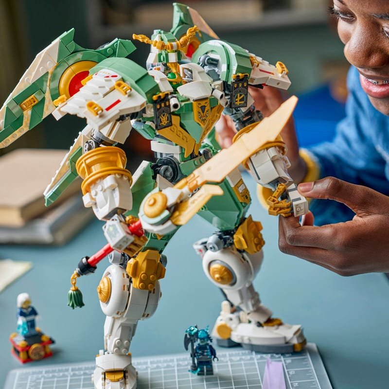 Lloyd's Titan Mech building blocks - lifestyle action scene